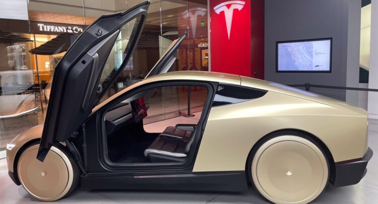 Tesla Robotaxi Launch Marks ‘The Golden Era of Autonomous,’ Says Wedbush Daniel Ives