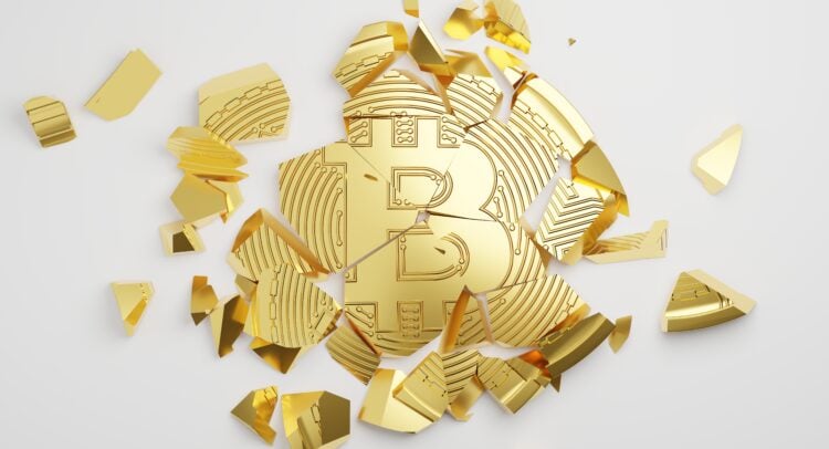 Crypto Teeters Between Collapse and Comeback amid Government Shutdown Fears and Fed Uncertainty