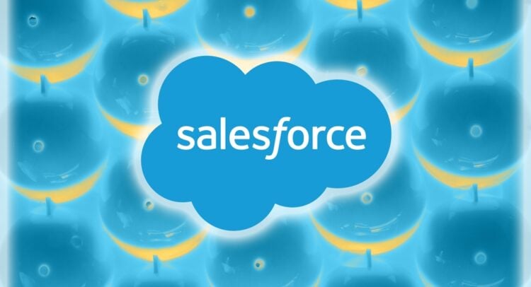 Top Analyst Sticks with Bullish Rating on Salesforce Stock (NYSE:CRM) amid AI Momentum