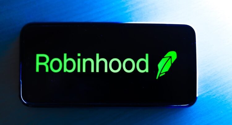 Robinhood Stock (HOOD) Hits Record High, Tops S&P 500 Index