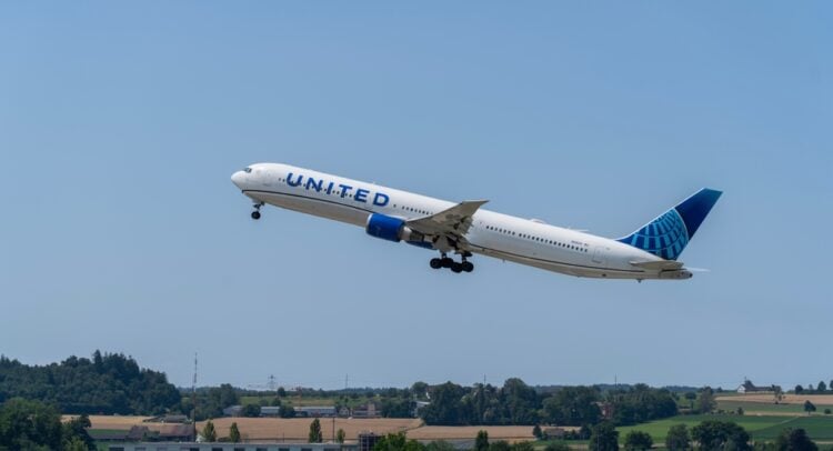 United Airlines Stock (UAL) Climbs Despite Another Tech Glitch Grounding Planes