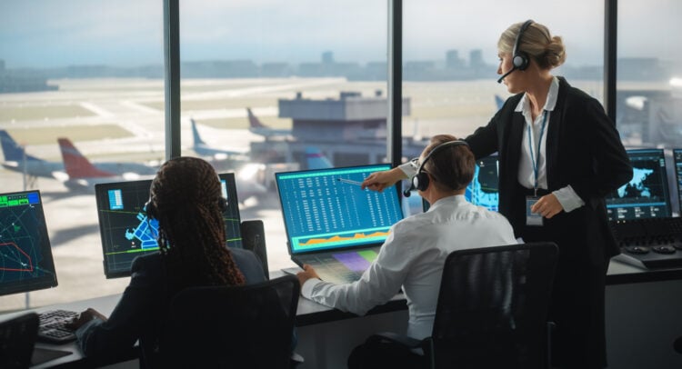 U.S. Air Traffic Controllers Are No Longer Being Paid Due to Government Shutdown