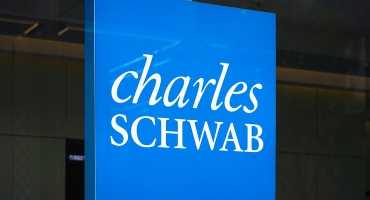 Charles Schwab Says that a Split Is Growing Between Wall Street and Retail Investors