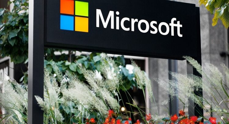 Microsoft’s (MSFT) Q1 Earnings Tomorrow: Options Market Braces for a 4.75% Move Microsoft’s (MSFT) Q1 Earnings Tomorrow: Options Market Braces for a 4.75% Move