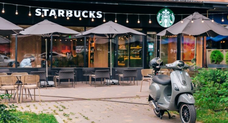 “AI Barista”: Starbucks Stock (NASDAQ:SBUX) Notches Up With New Rewards Program