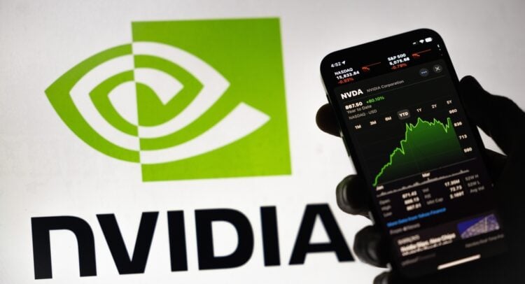 Nvidia Chief Huang Says China ‘Too Vital to Cut Off’ as Trump Weighs AI Chip Ban
