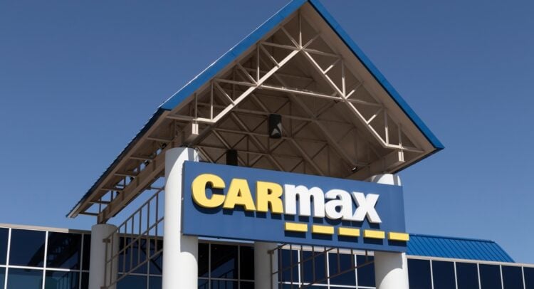CarMax Stock (KMX) Crashes 23% on Long-Time CEO Exit, Weak EPS Outlook, and Rating Downgrades