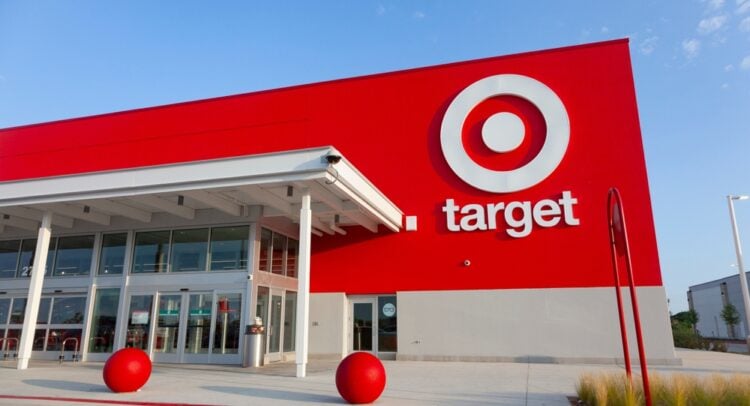 지저분한 매장과 긴 줄이 타겟의 온라인 전략 재고를 촉발하다