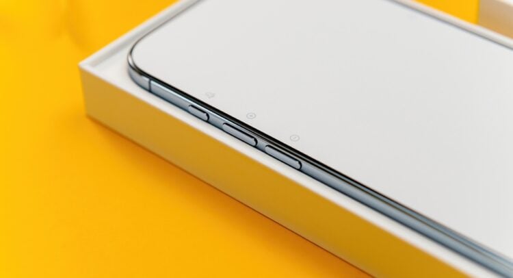 애플, 판매 부진으로 신형 아이폰 에어 출시 연기