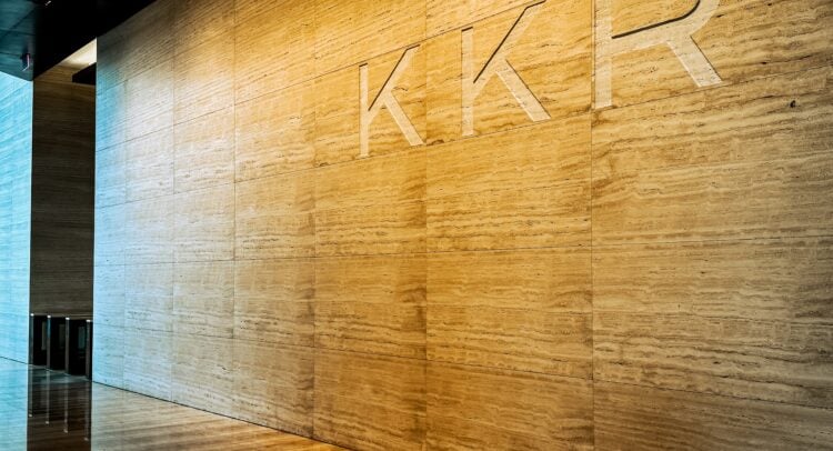 KKR 주식 5억600만 달러 규모 일본 한방 건강 그룹 인수 유력에도 부진