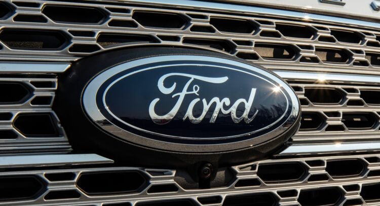 새로운 랩터 모델과 기술 교육 프로그램, 포드 주가에 도움 안 돼