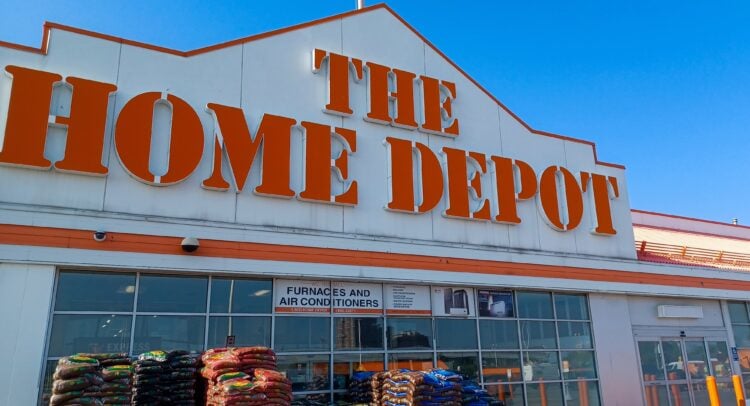 홈디포 주가 2025년 마감 앞두고 호재 이어졌지만 주가는 하락