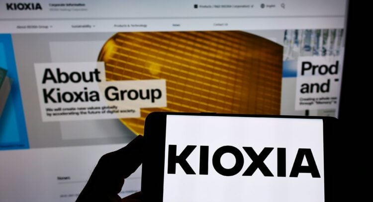 How AI Memory Demand Pushed Kioxia to the Top of Global Stocks