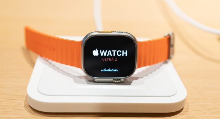 Apple (AAPL) Cleared to Keep Importing Watch Models amid Patent Dispute