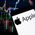 애플 주가 전망 2026... AI 이상치가 315달러 목표로 서비스 성장과 하드웨어 피로 맞붙어