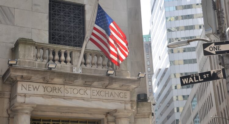 연준 의사록이 금리 인하 기대 억누르며 SPY, QQQ 하락