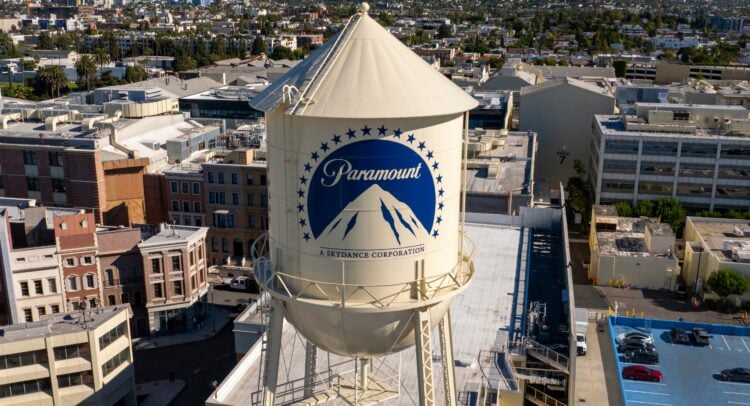 Warner Bros. Discovery Stock (NASDAQ:WBD) Slips, Paramount Skydance Considers Lawsuit