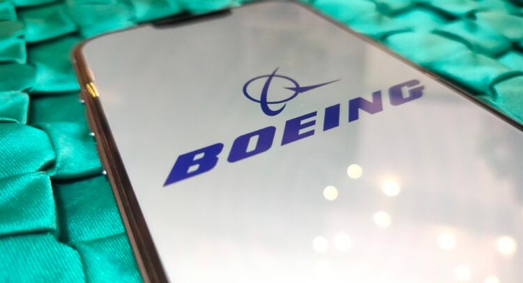 “Top Pick in the US for 2016”: Boeing Stock (NYSE:BA) Notches Up
