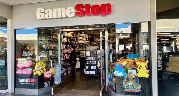 게임스톱 주가 급등... CEO 보수 소식만이 유일한 원인은 아니다