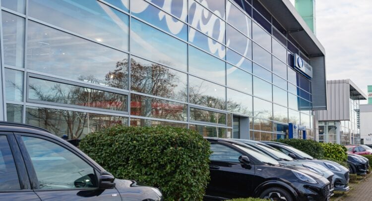 포드 주가 하락... 리콜의 해 시작되다