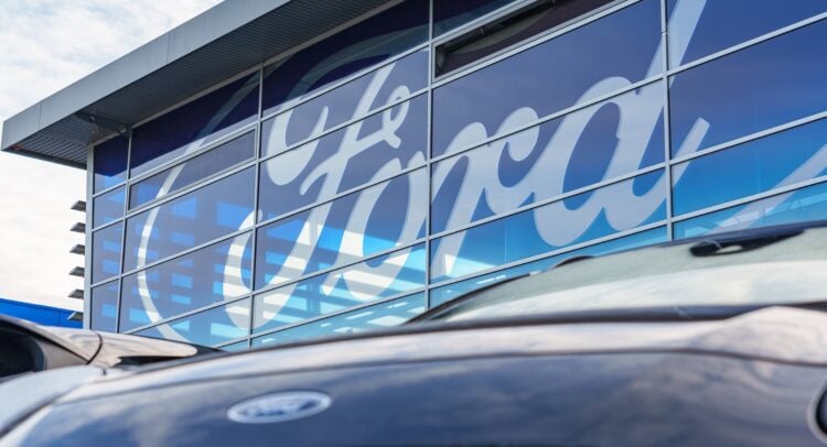 포드 주가 하락... 트럼프 순방 준비로