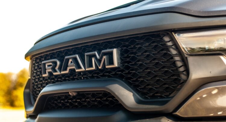 스텔란티스, 777마력 V8 램 TRX 픽업 부활로 실적 반등 시도