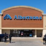 Albertsons Earnings: ACI Stock Sinks as Modest Sales Growth Miss Forecast