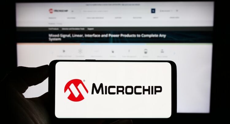 마이크로칩 테크놀로지 주가 15% 급등... 트레이더들 조정 우려