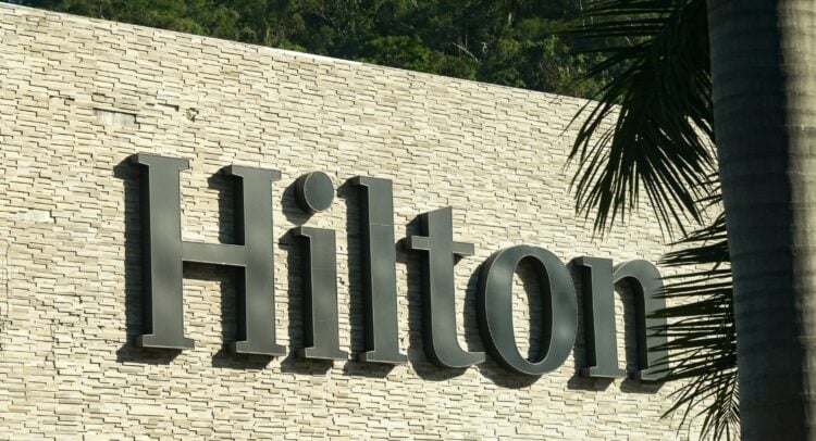 힐튼 주가 급락... 불법 호텔이 ICE 요원 출입 금지로 국토안보부 분노 촉발
