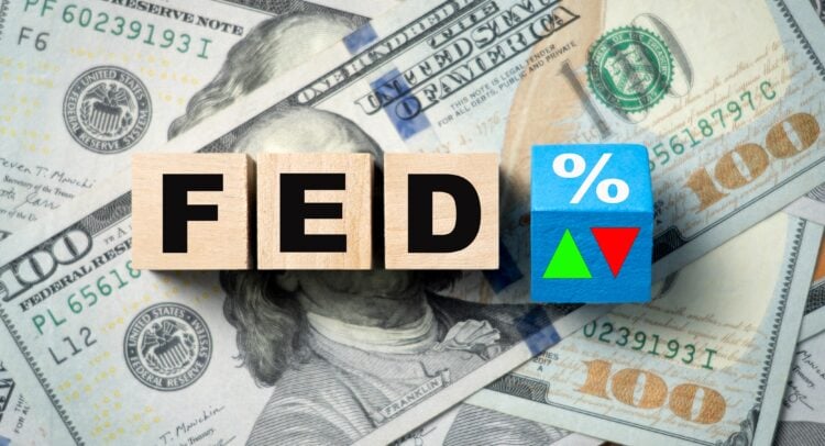 연준의 미란, `100bp 이상 금리 인하` 촉구