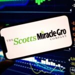 Scotts Miracle-Gro (SMG) Lawsuit Advances After Court Keeps Key Investor Fraud Claims Alive 