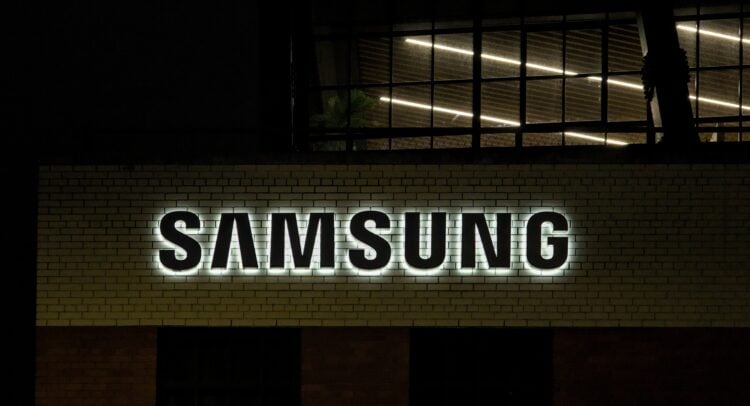 Samsung Crosses $1T Valuation — Are US Chip Stocks Driving the Next AI Wave?